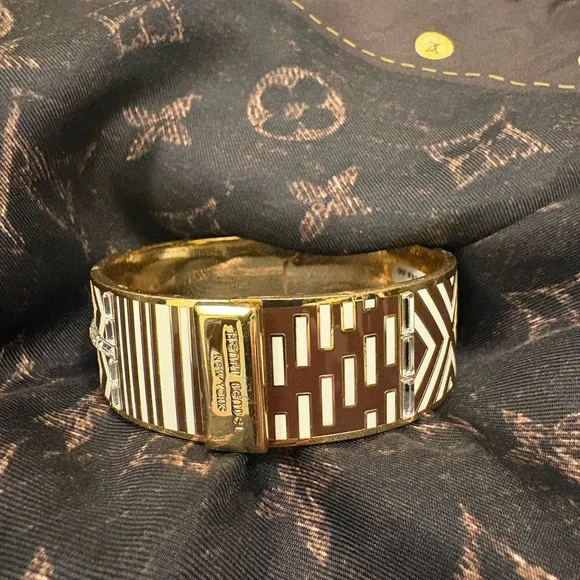 Henri Bendel Brown and White Striped Bracelet - Picture 4 of 9